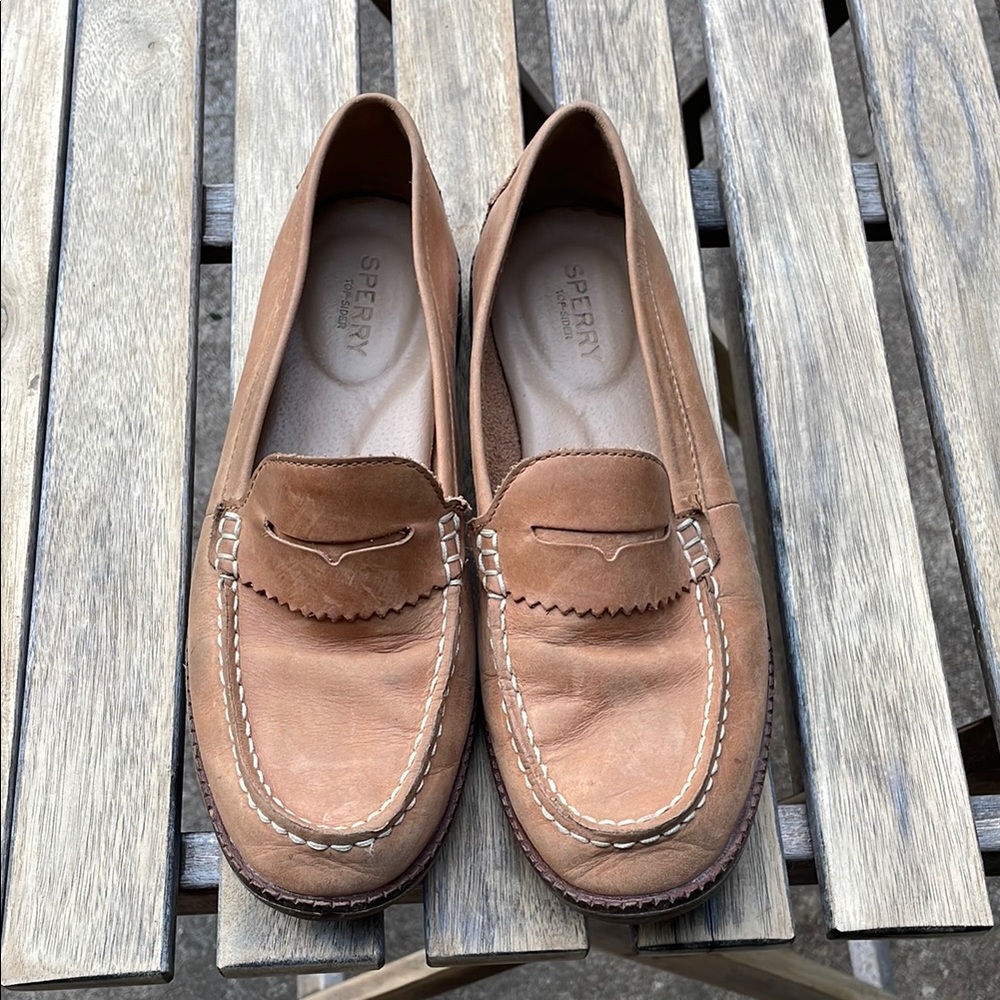Sperry Tan Loafers Slip-Ons 8 women’s